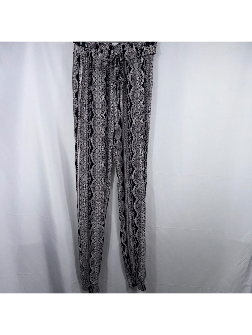 Mudd Women’s Black & White Boho Paperbag Waist Tie Pants XS Printed Pull-On